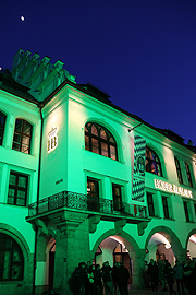 Münchner Hofbräuhaus wird "grün" zum 22. St. Patrick’s Day Munich 2017 im Rahmen der „Let’s Paint The Town Green“ Kampagne (©Foto: Martin Schmitz)